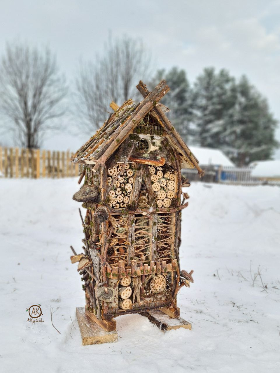 Отель для насекомых "Улей"